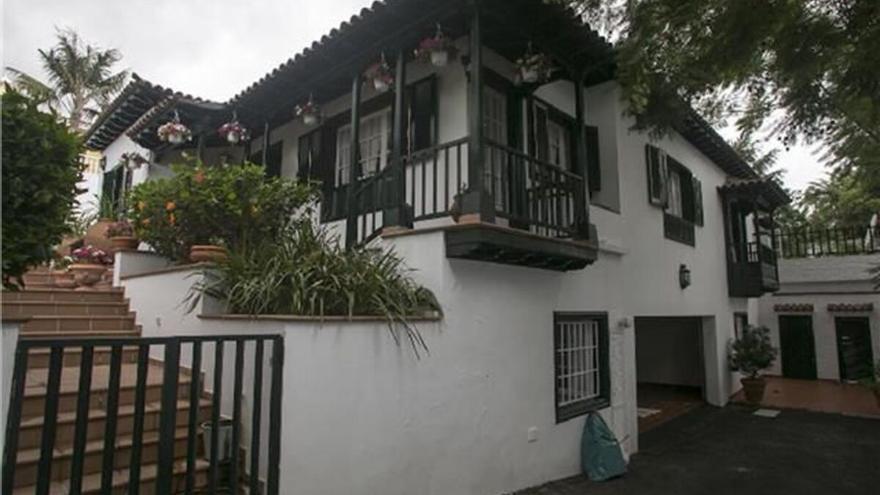 Espectacular casa en venta en La Orotava, de estilo canario, con piscina, garaje y bodega