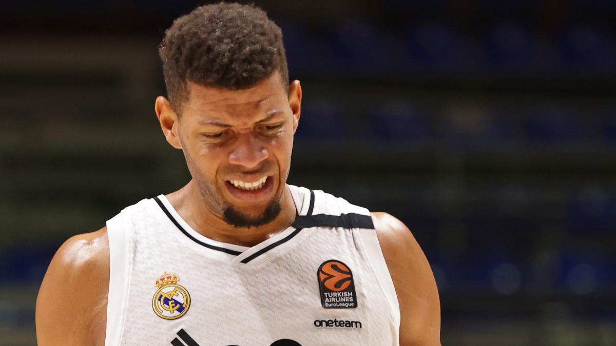 El Madrid tocó fondo a domicilio, tras una nueva derrota, ante Maccabi, que no les permite estrenar el casillero de victorias lejos del Wizink