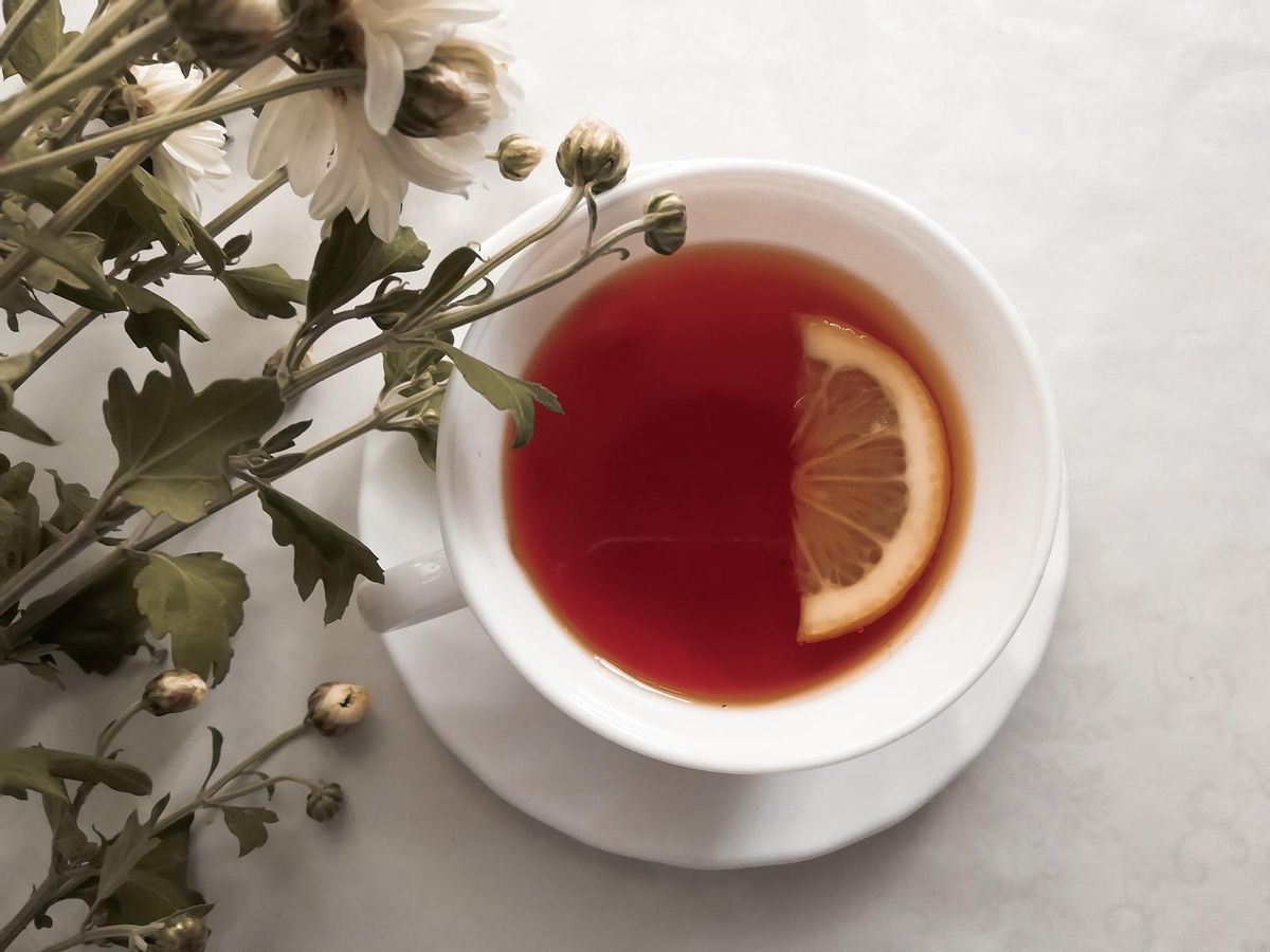 Toma tres tazas de té rojo y té verde al día para adelgazar.