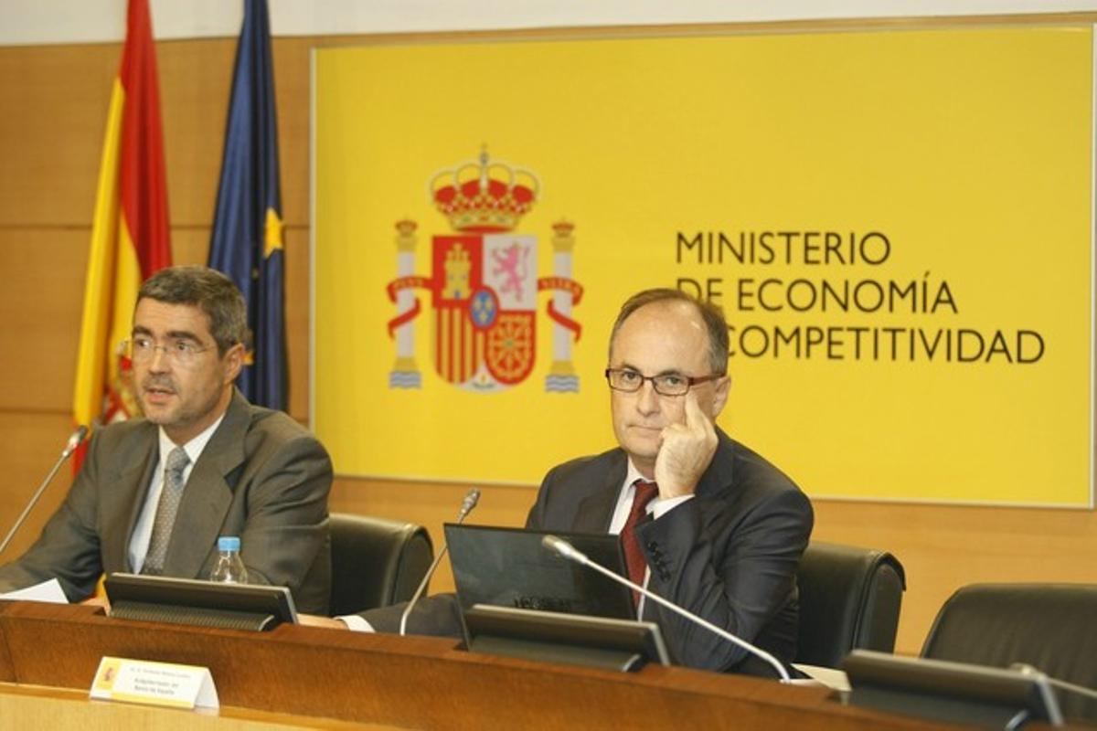 El secretari d’Estat d’Economia, Fernando Jiménez Latorre, i el subgovernador del Banc d’Espanya, Fernando Restoy, durant la presentació de l’informe. El secretari d’Estat d’Economia, Fernando Jiménez Latorre, i el subgovernador del Banc d’Espanya, Fernando Restoy, durant la presentació de l’informe.