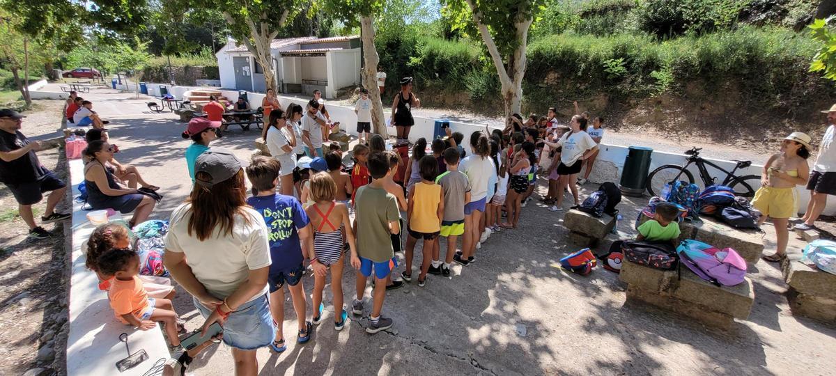 Els xiquets i les xiquetes de Bejís i Teresa que participaren en l’activitat.