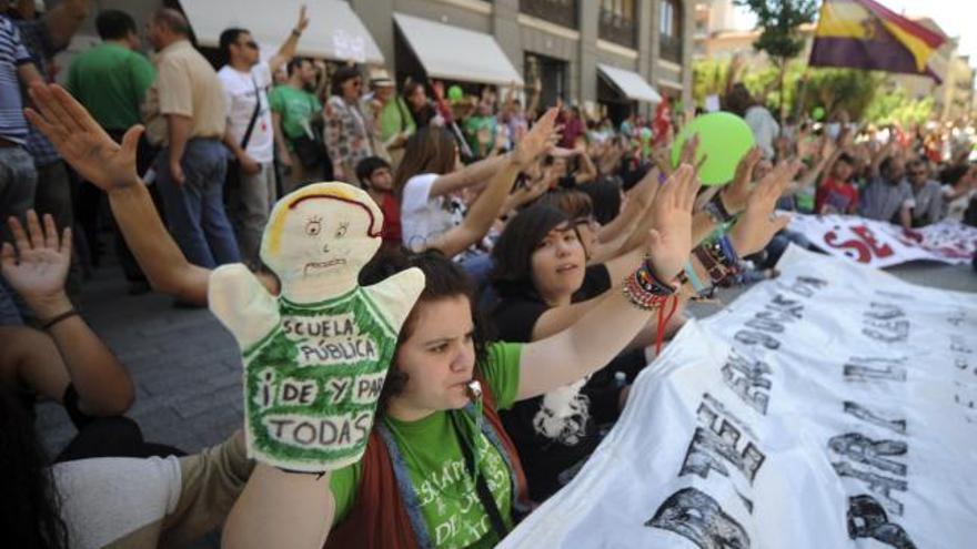 Unas 2.000 persona han recorrido hoy las calles de Murcia