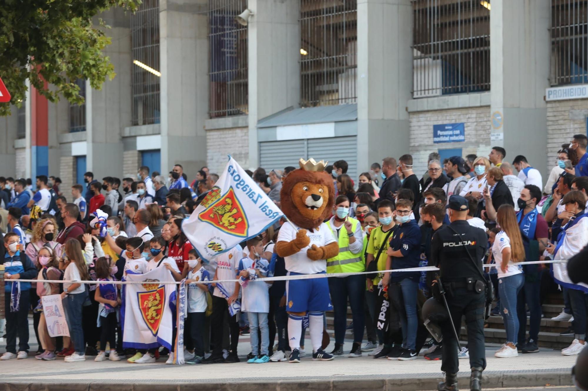 La hora previa al derbi, en imágenes