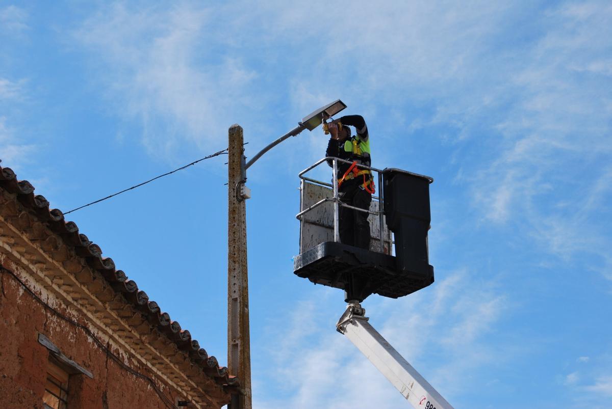 Instalación de las nuevas farolas