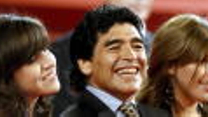 Maradona i Gianinna (esquerra) en una imatge d&#039;arxiu