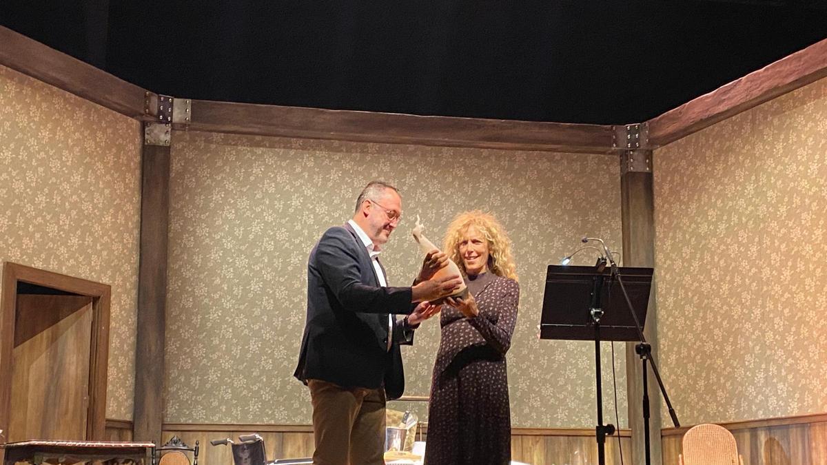 Carmen Conesa recibe el Premio Trovador por su trayectoria en la XXXI edición del Festival Castillo de Alcañiz