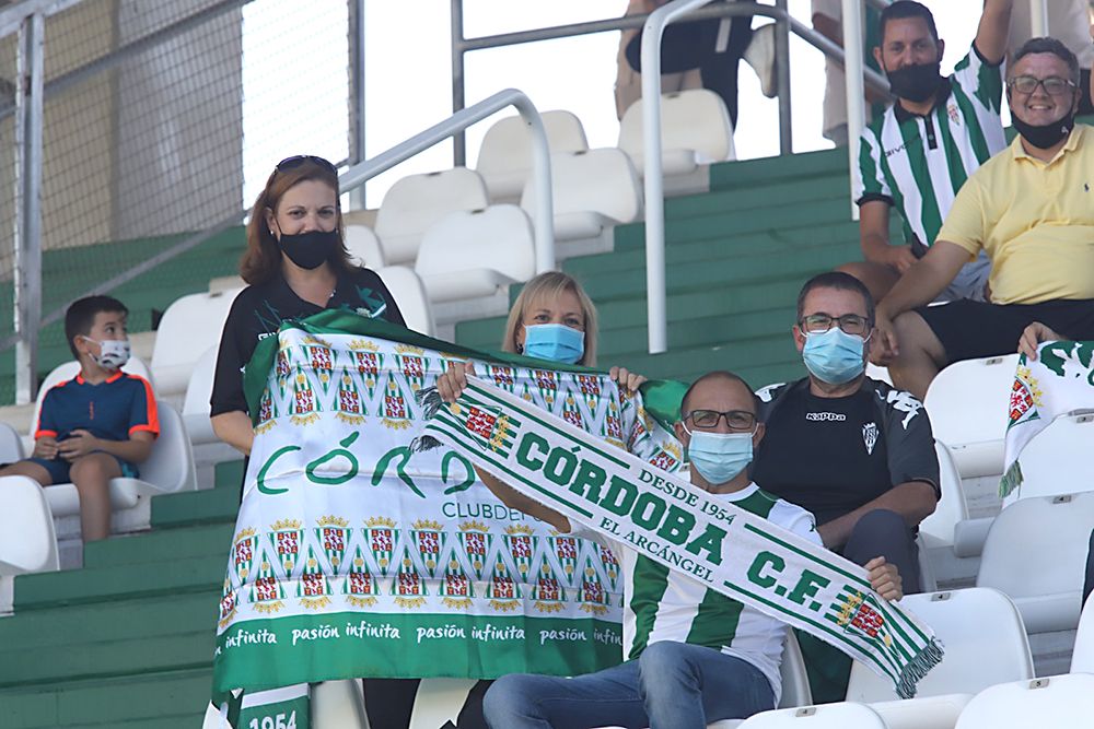 Aficionados asistentes al encuentro Córdoba CF-Don Benito