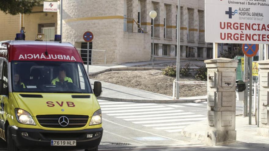 Acceso a Urgencias del Hospital General de Alicante.