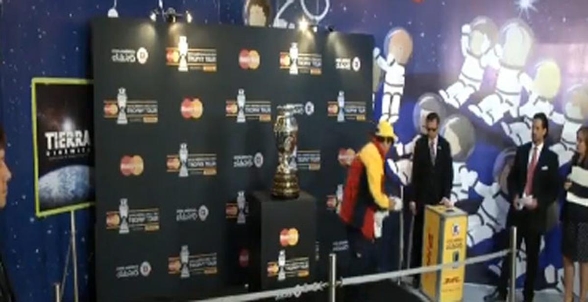 El trofeo de la Copa América llega a México