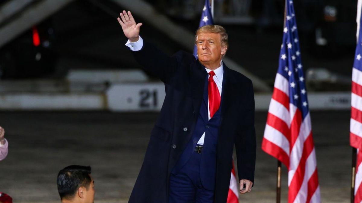 Donald Trump nos saluda.