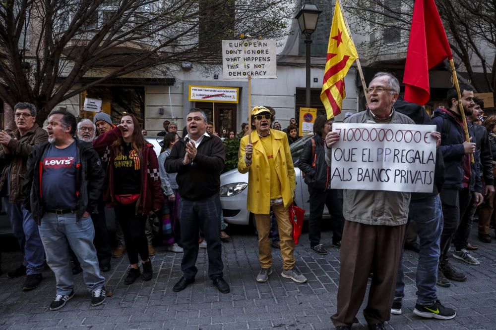 Protest in Palma gegen Festnahme von Puigdemont