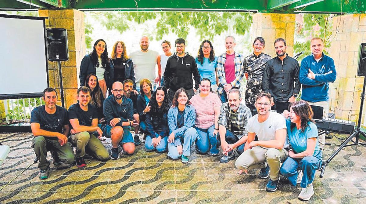 El equipo y participantes de Allande Stars, en una actividad.
