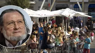 Niño Becerra, profesor de Economía, enfadado con las terrazas de los bares: "No tiene límites"