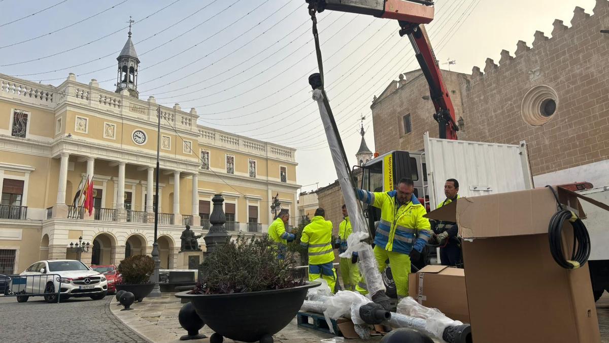 Las farolas María Cristina vuelven hoy a su lugar.