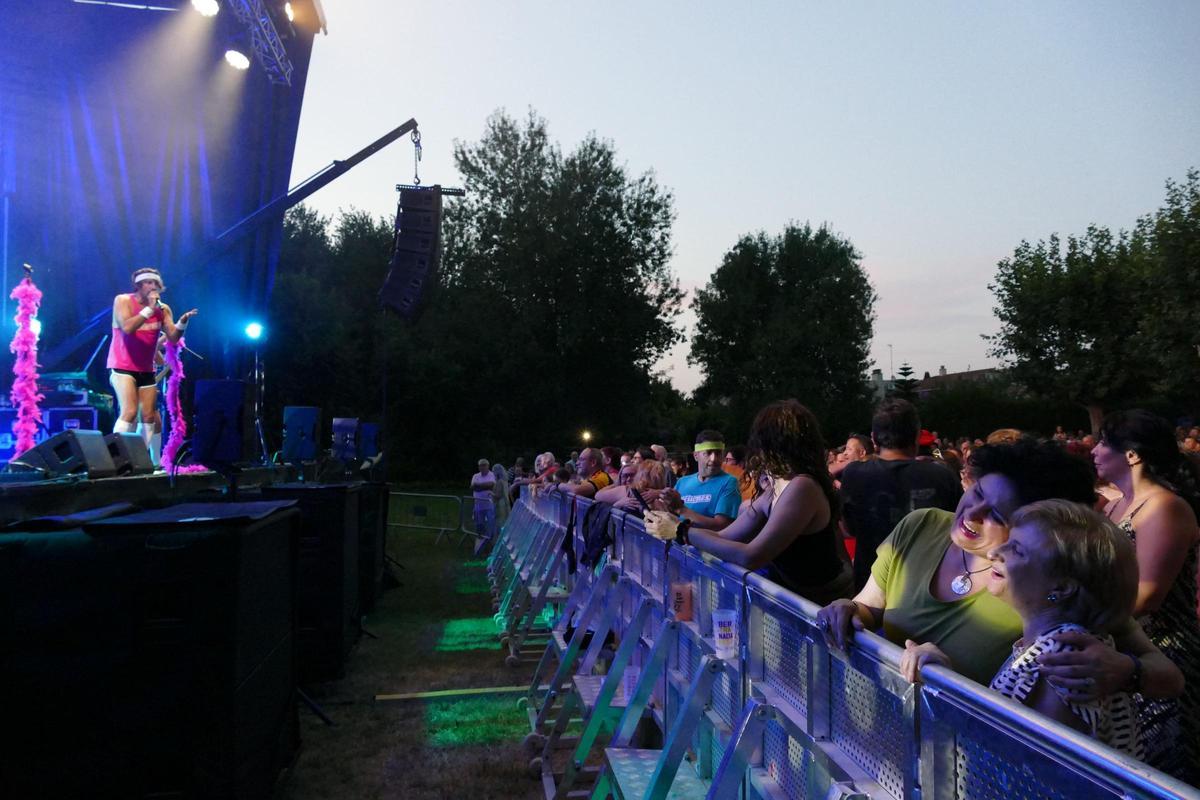 EN IMATGES | L’Orquestra Di-Versiones i Els Catarres captiven milers de persones a la tercera Bertranada Fest