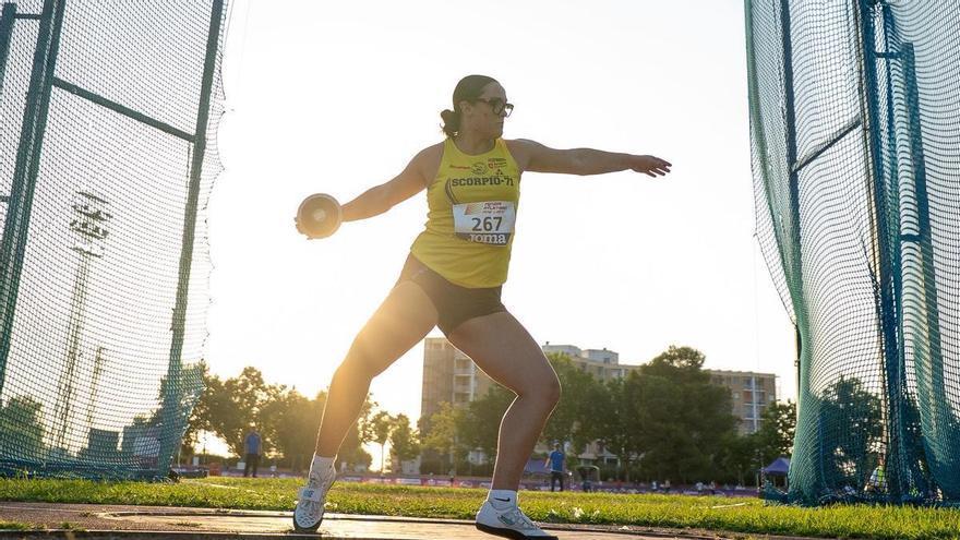 De Petrer a lo más alto: Abril Segura conquista el oro sub-23 en lanzamiento de disco