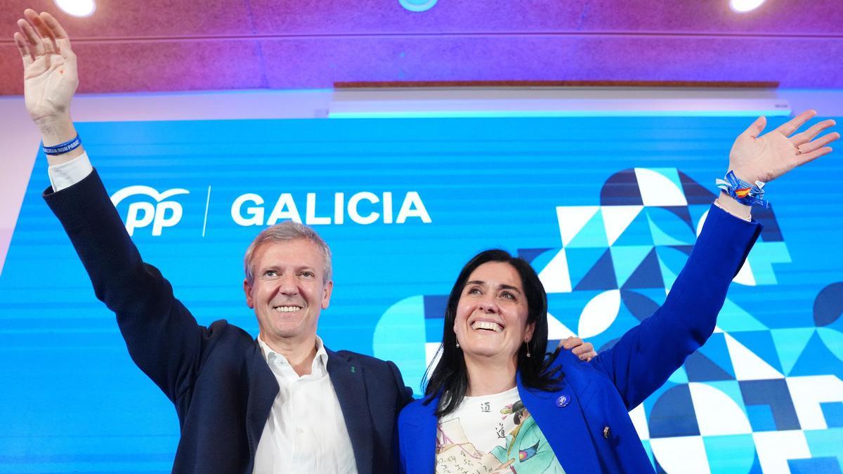 Alfonso Rueda y Paula Prado celebran la victoria ante los militantes y simpatizantes del PPdeG
