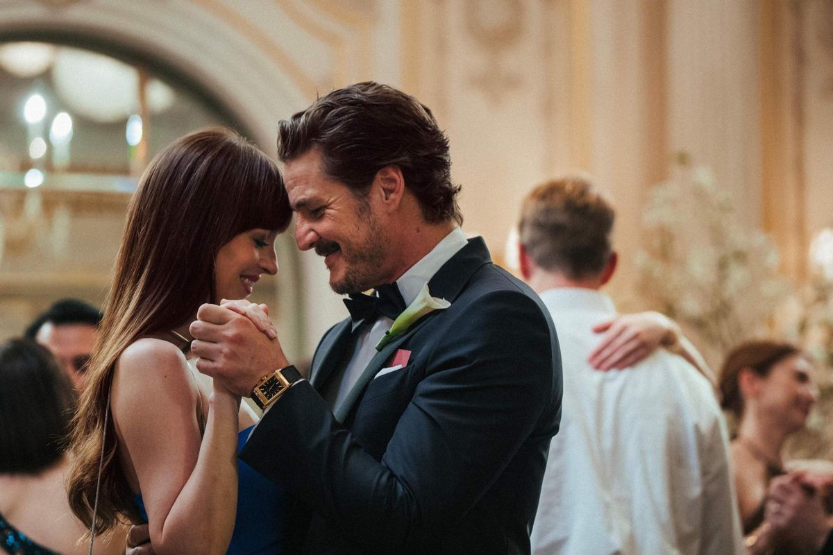 Dakota Johnson y Pedro Pascal, en una imagen de Materialistas Dakota Johnson y Pedro Pascal, en una imagen de Materialistas