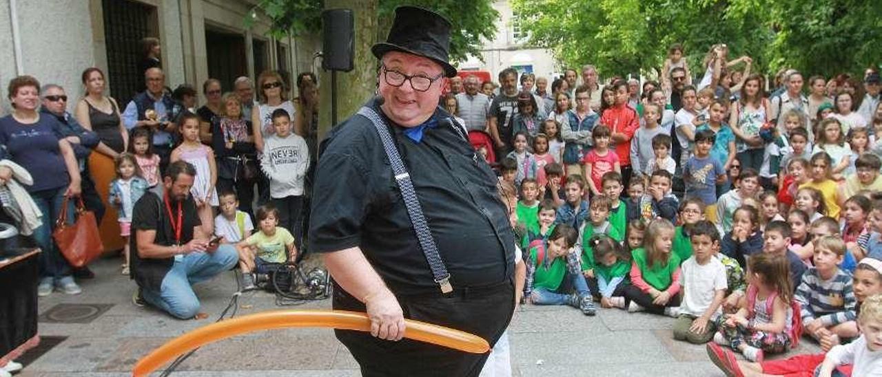 El Mago Kayto actuó ayer en Bispo Cesáreo. // Iñaki Osorio