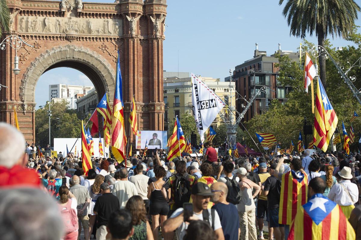 Puigdemont aparece en Barcelona después de siete años