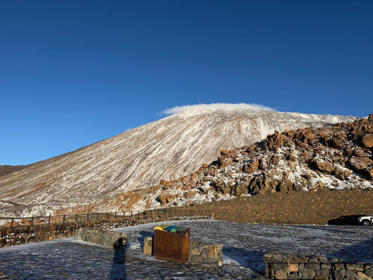 Así amaneció el Teide tras el paso de la borrasca Regina por Tenerife