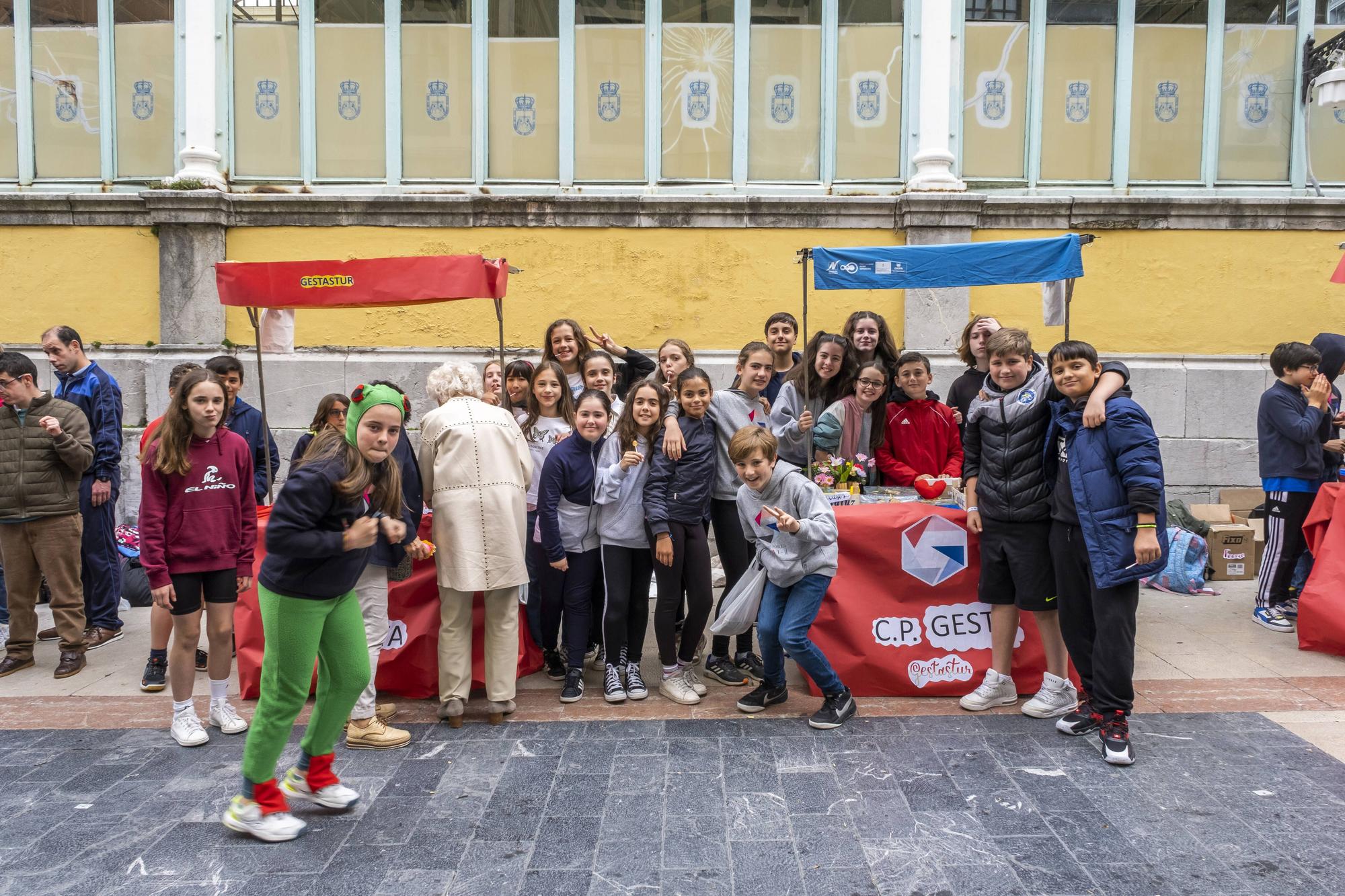 En imágenes: Mercados de Cooperativas y Asociaciones Educativas Asturianas en el Fontán