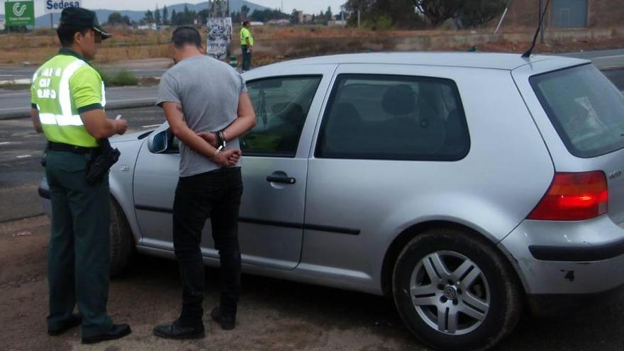 Detenido por circular borracho en sentido contrario para eludir un control de la Guardia Civil