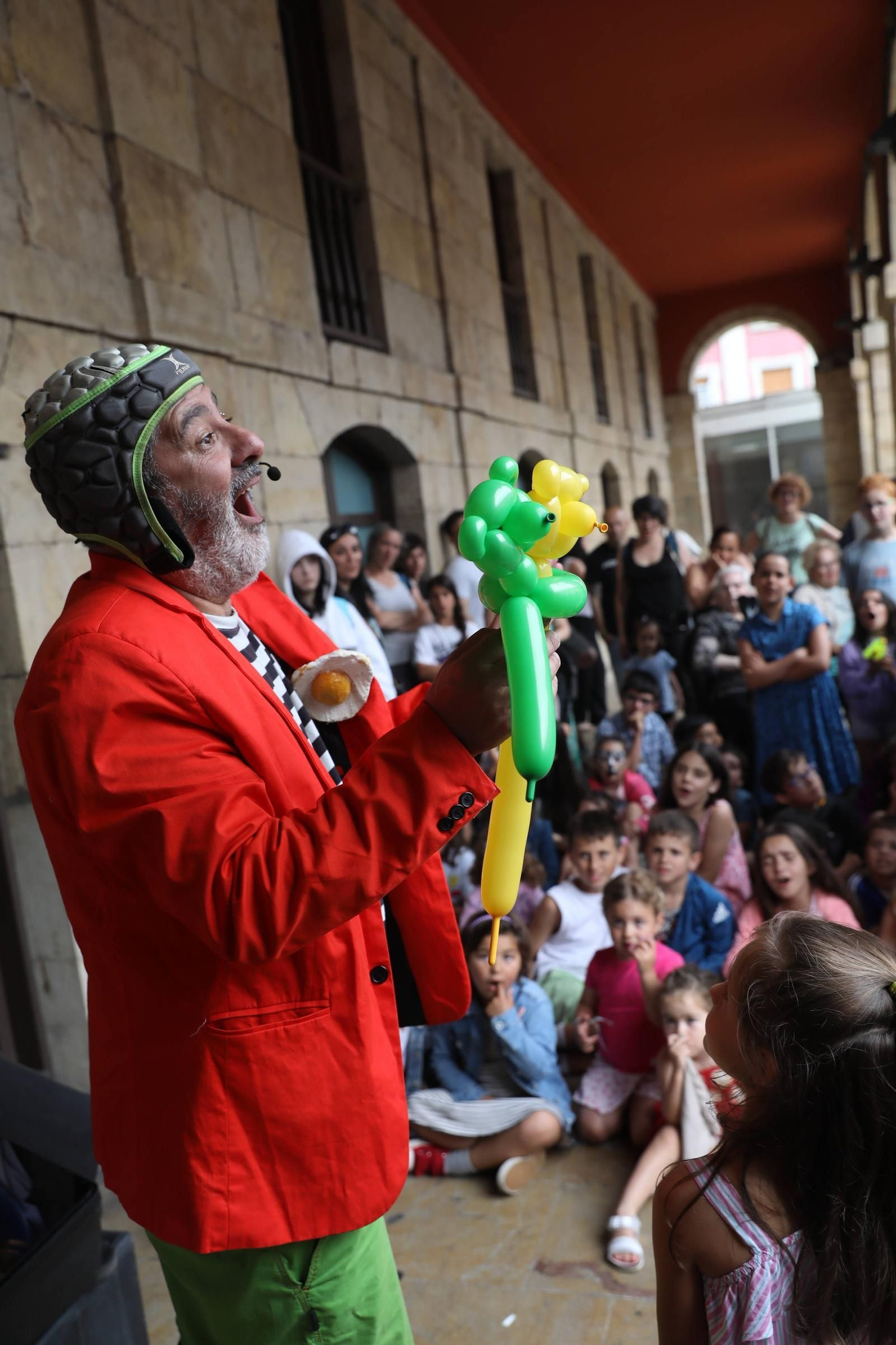 EN IMÁGENES: El comienzo del festival "AstuRisas"