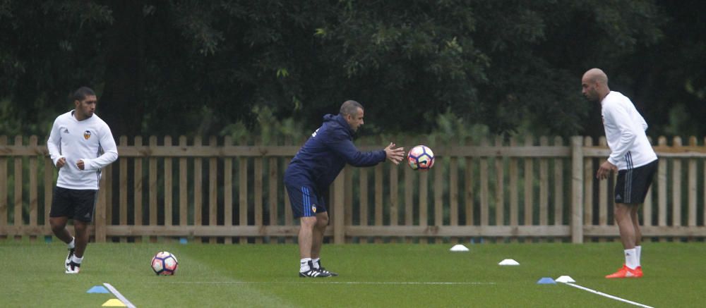 Entrenamiento del Valencia en Marlow