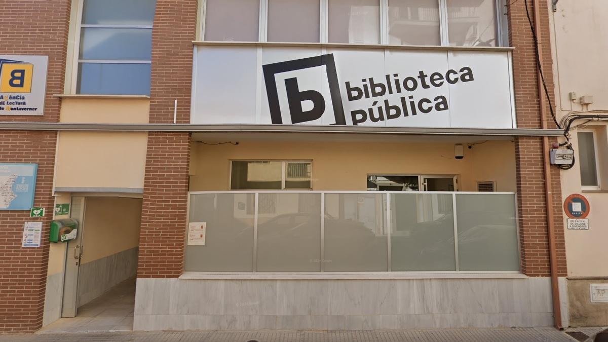 Fachada del consultorio médico de Montaverner.