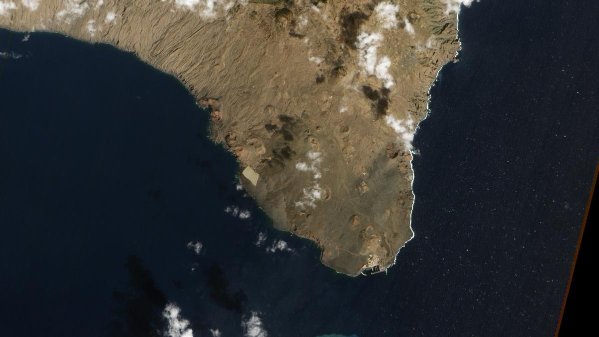 Fotografía satelital de la erupción submarina de El Hierro, que ganó el torneo en 2013