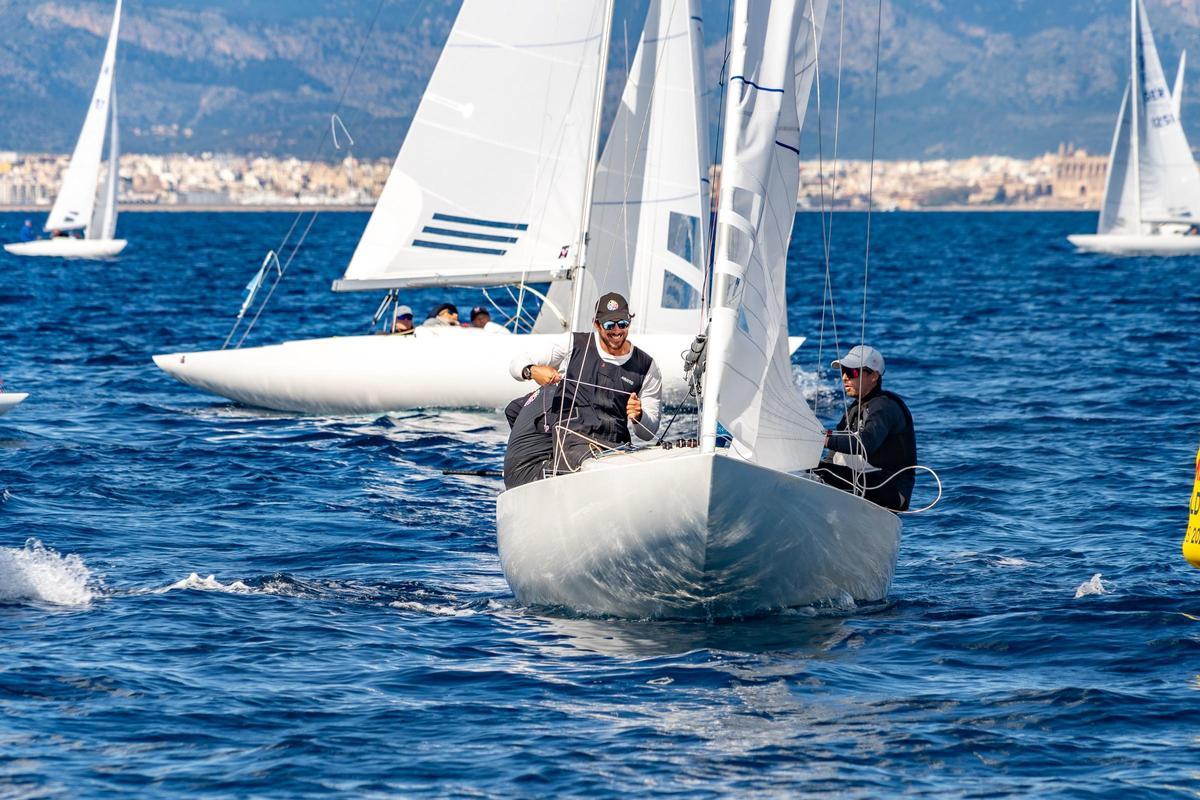 La flota está compuesta por 65 embarcaciones de la clase Dragon.