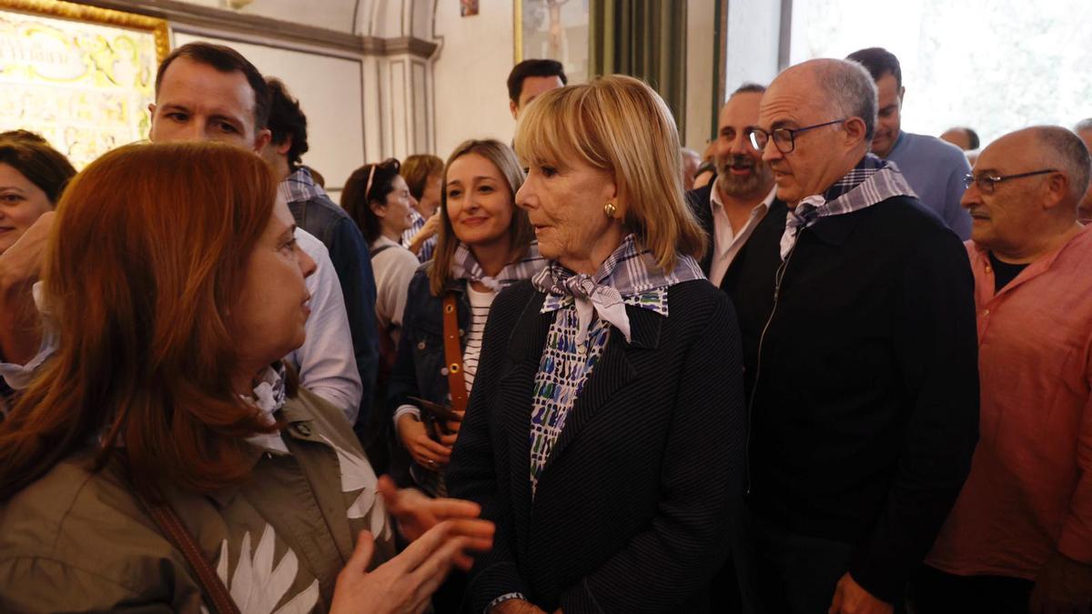 Esperanza Aguirre visita Llíria por Sant Vicent junto a Reme Mazzolari y Fernando de Rosa.