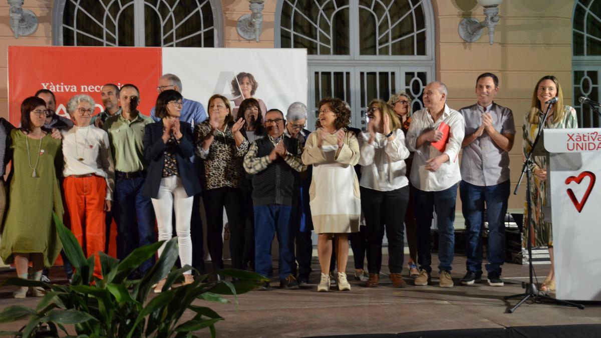 El equipo que forma la candidatura de Xàtiva Unida, el sábado en la Casa de la Cultura.