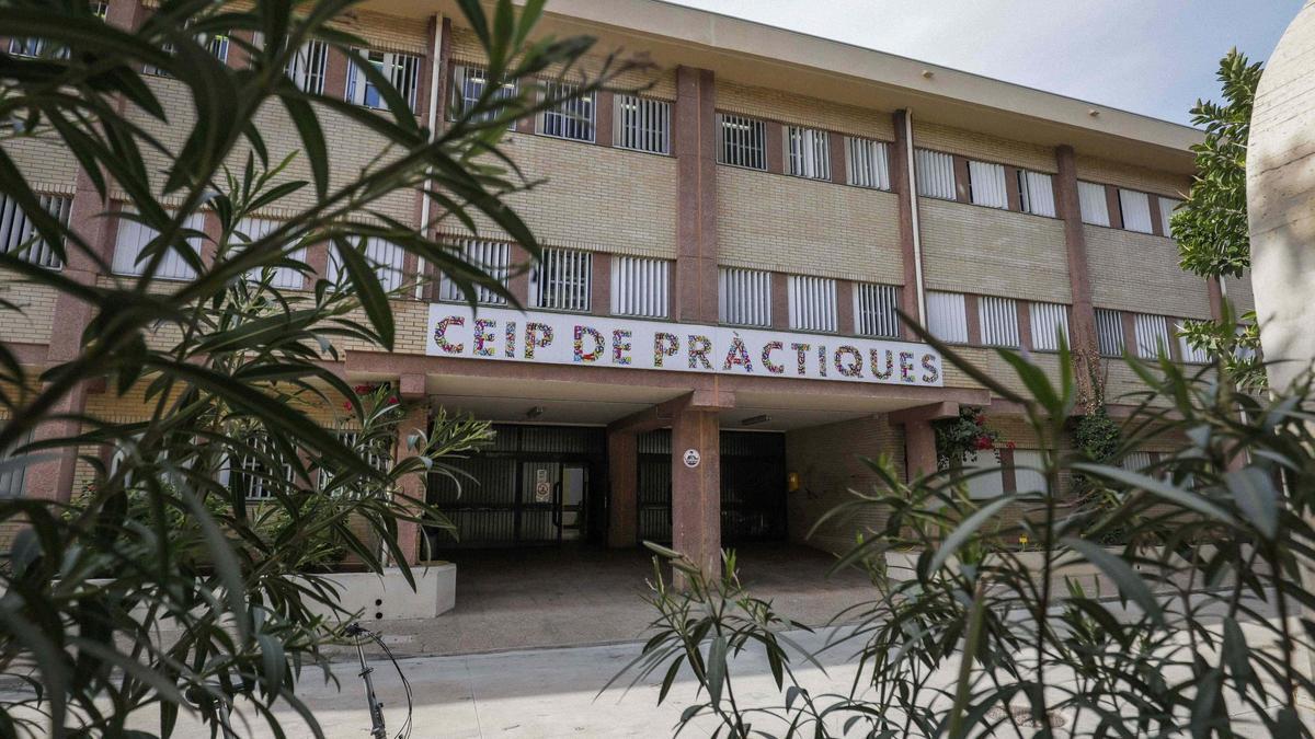 Fachada del CEIP de Pràctiques