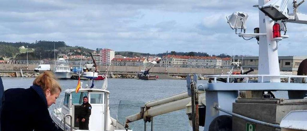 Un barco de Cambados se prepara para salir hacia el Cantábrico, en una imagen de archivo. // Iñaki Abella