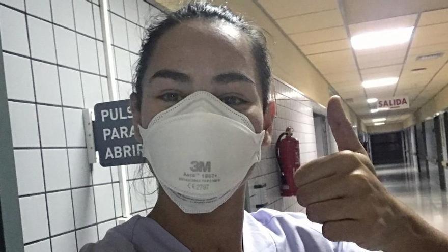 La jugadora del CB Elche Laura Hernández, enfermera en la UCI del Hospital General ilicitano