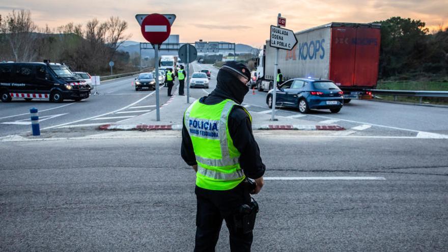 El decret d&#039;estat d&#039;alarma situa mossos i metges sota les ordres de l&#039;Estat