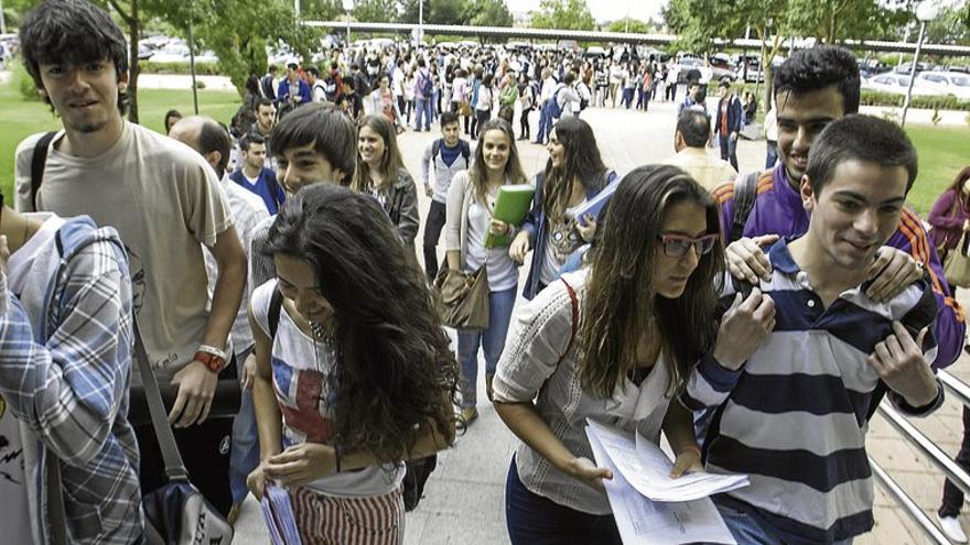 El 40% de los nuevos universitarios extremeños se marcha de la región