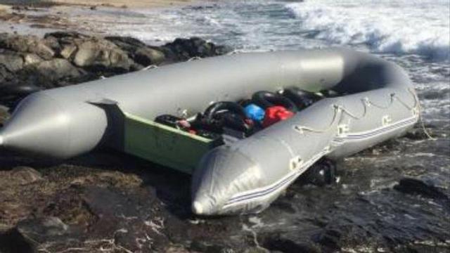 Una neumática con 50 personas llega a Fuerteventura