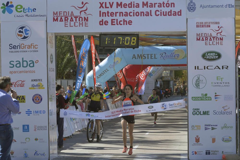 Hassane Ahouchar logra su cuarta victoria en el Medio Maratón de Elche