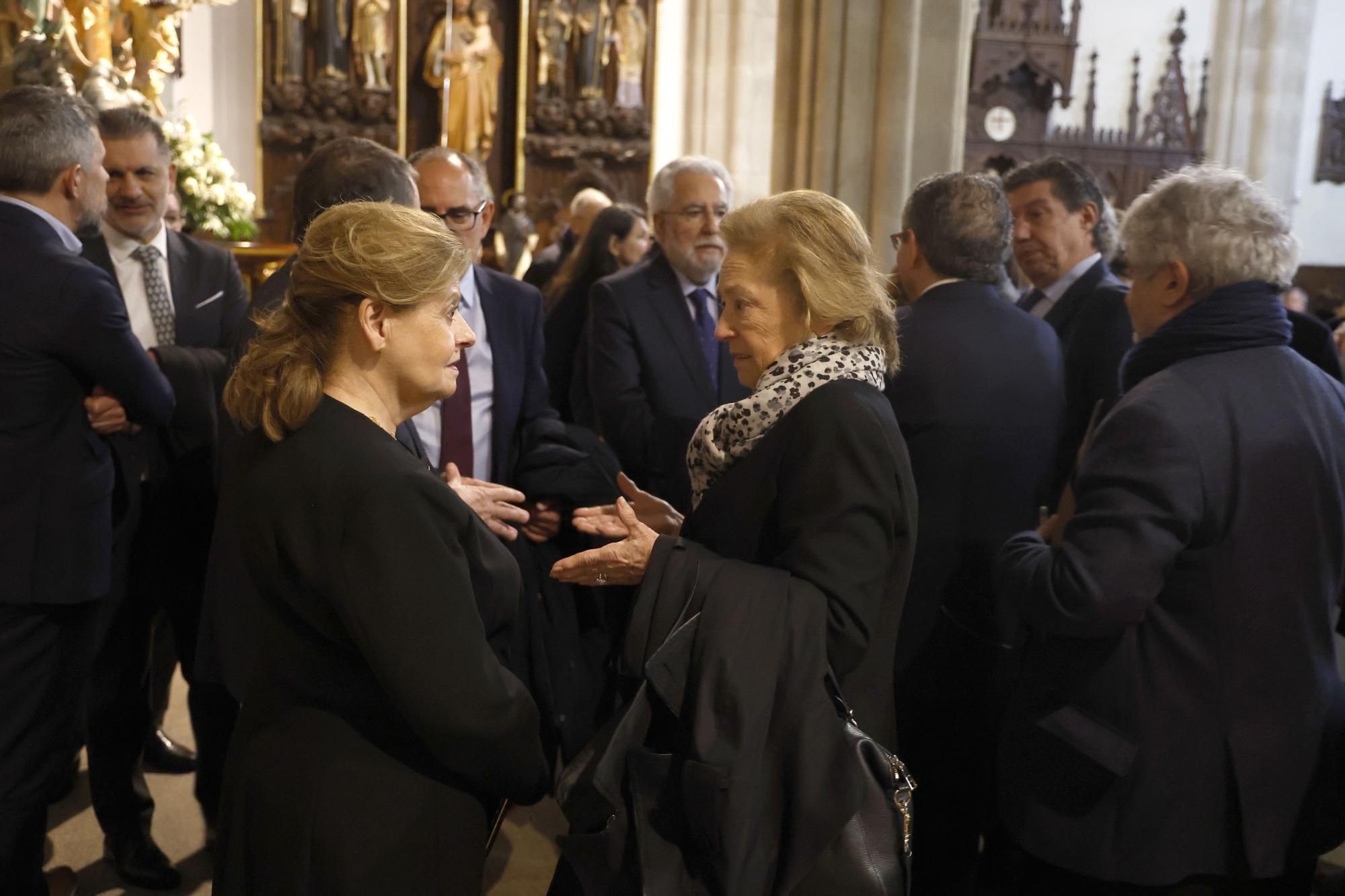 EN IMÁGENES: Emotiva despedida en Vigo a Ceferino de Blas, "hombre bueno y periodista de raza"