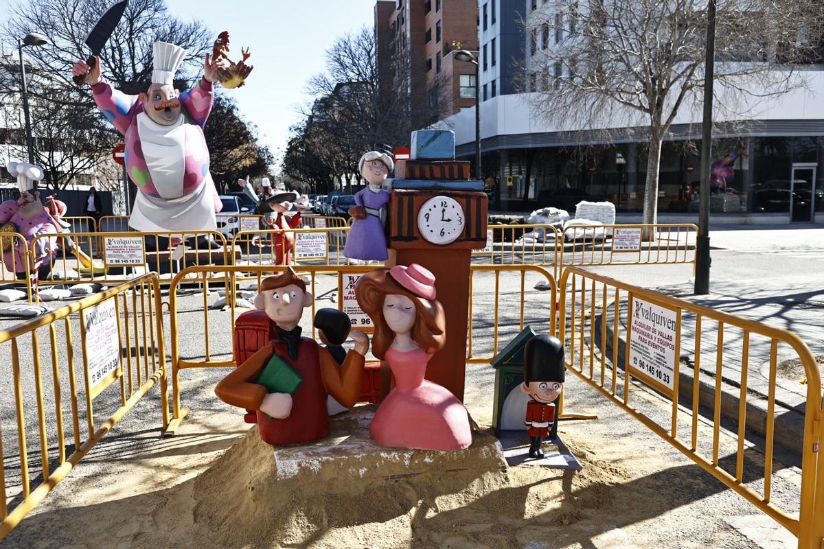 La falla infantil, con la grane detrás, que hace el mismo artista