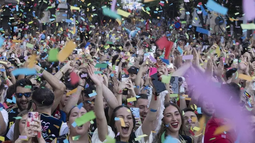 La fiesta estalla en Elda con el pasodoble "Idella"