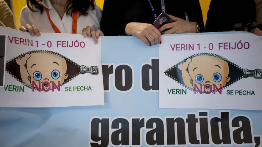 Pancartas reivindicativas del “Verín non se pecha”.   | // B. LORENZO