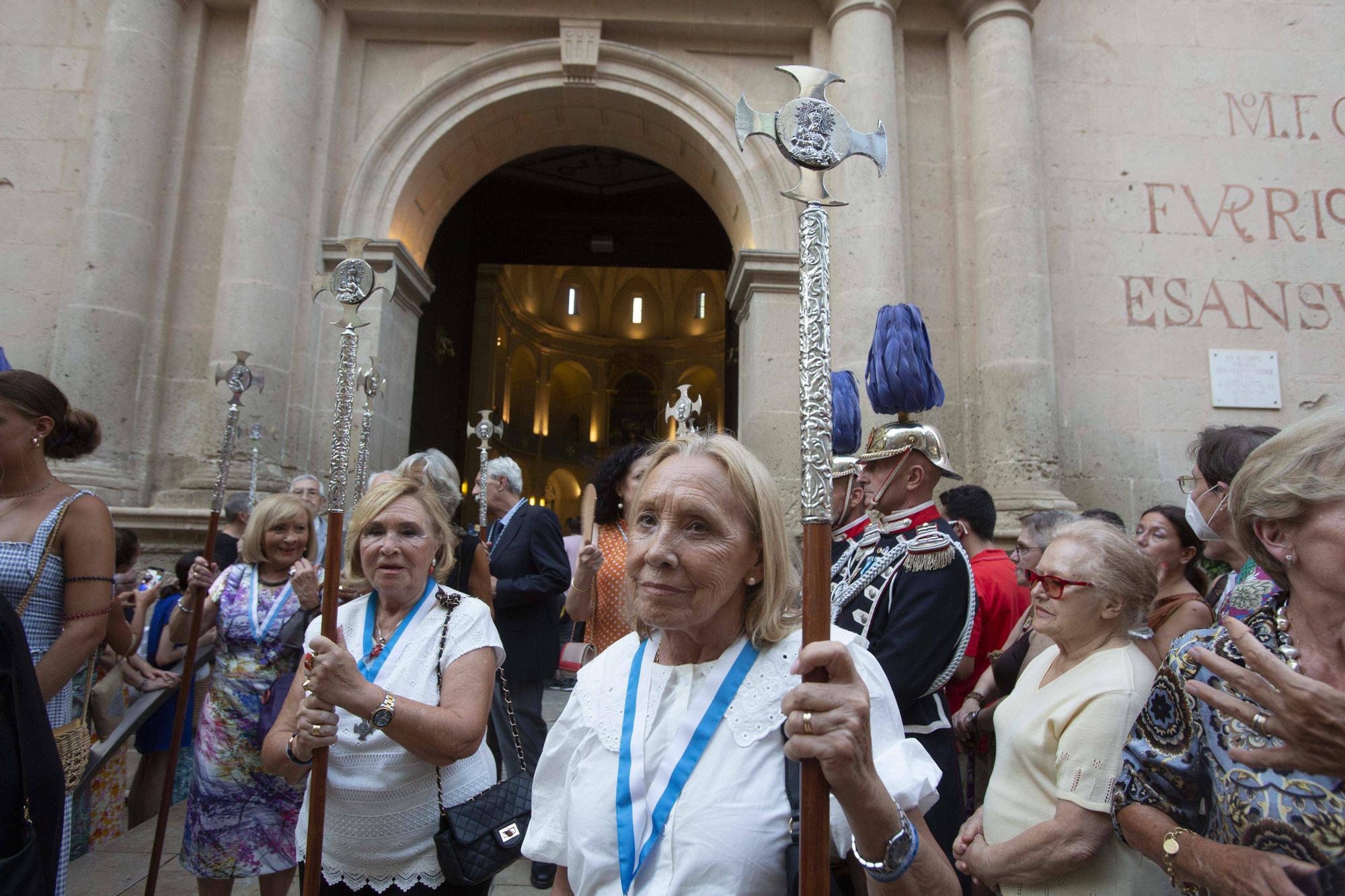 La Patrona de Alicante, la Virgen del Remedio, vuelve a recorrer las calles tras el parón de la pandemia