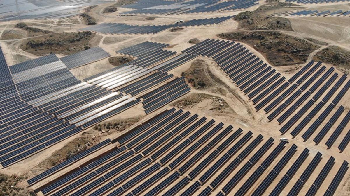 El complejo fotovoltaico situado en Escatrón, Chiprana y Samper.