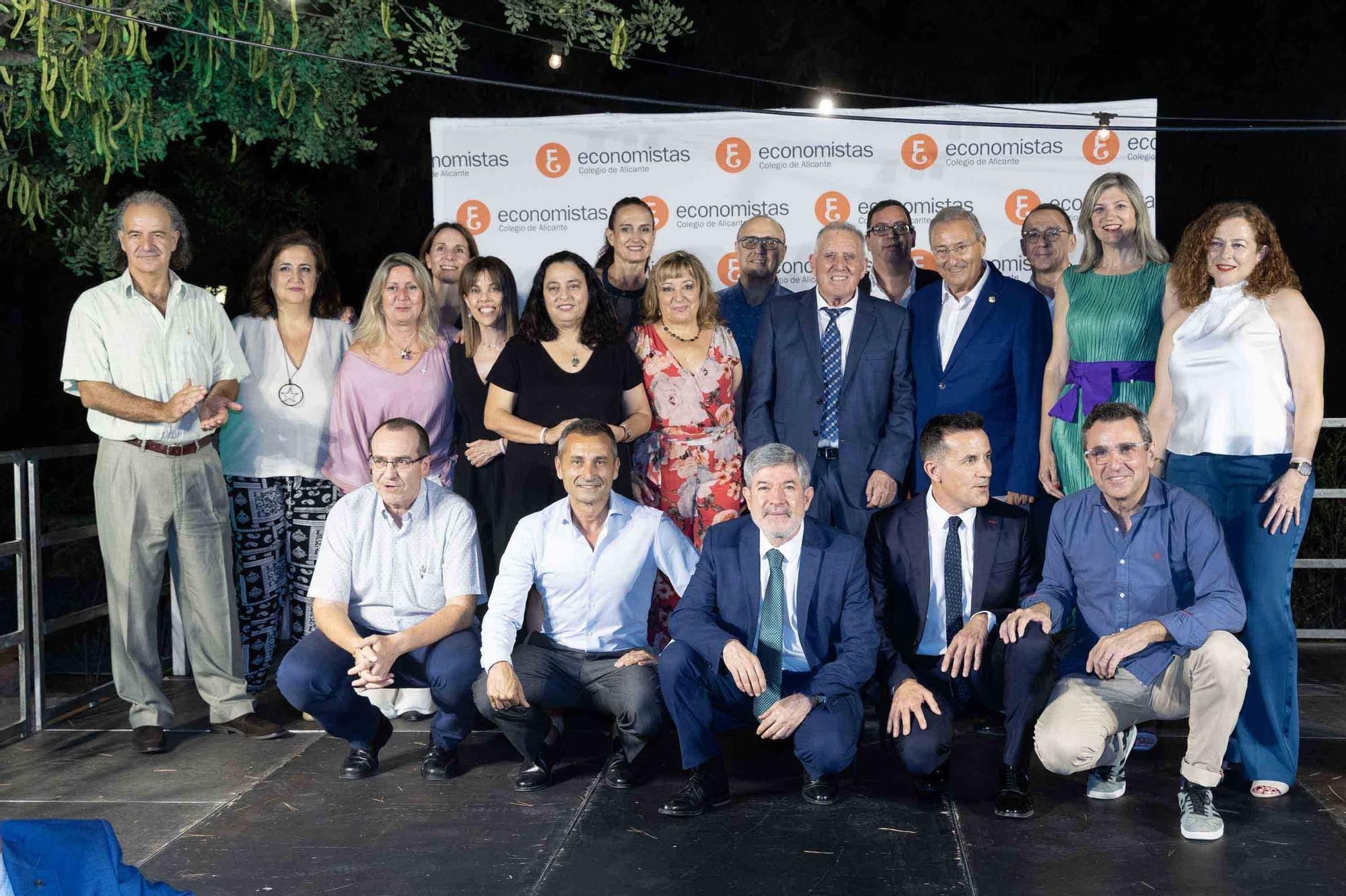 El Colegio de Economistas de Alicante celebra su cena anual en honor a su patrón