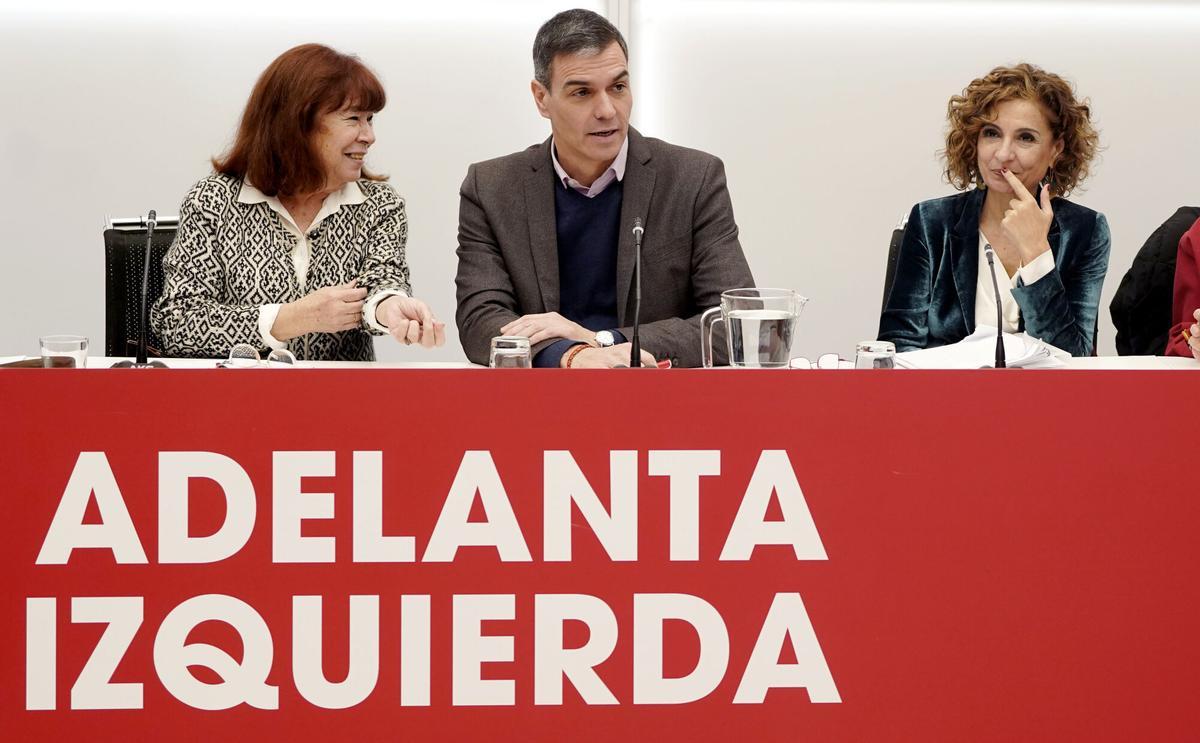 Sánchez reestructura el PSOE amb perfils connectats als seus gabinets en el Govern Sánchez reestructura el PSOE amb perfils connectats als seus gabinets en el Govern