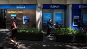 El semàfor de la concentració bancària continua en groc en espera de l’opa